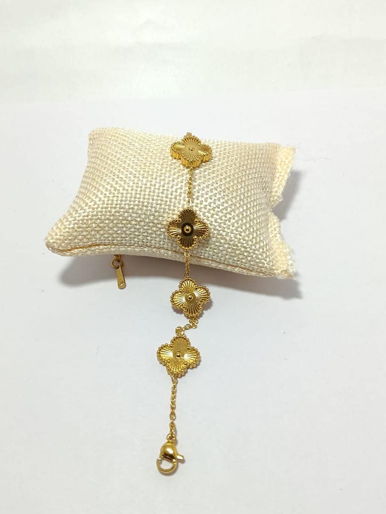 Lucky Clover Gold Bracelet by Dimplora view 4