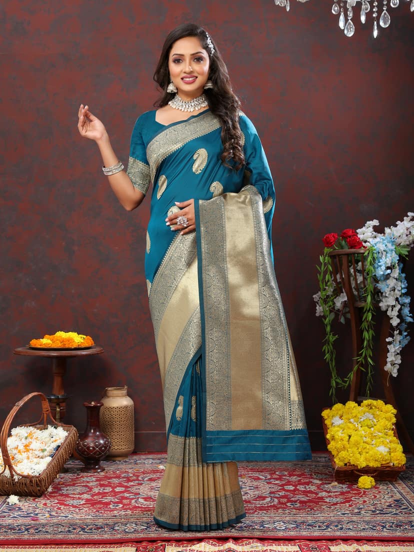 Yavira silk Women's Blue Handwoven Silk Saree