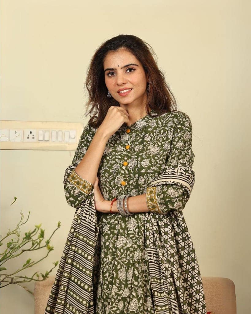 Anarakali Kurti Set Green Color Bagru Handblock print with Mulmul Dupatta-7495 view 6