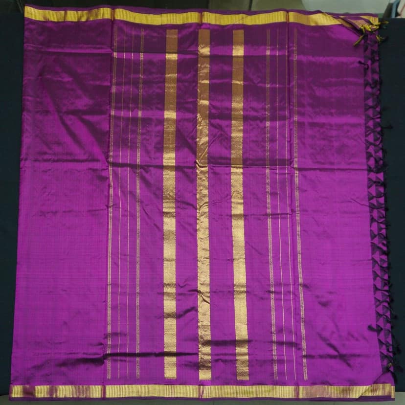 10-Yard Kanchipuram Silk Saree in Magenta Color - Madisar view 2
