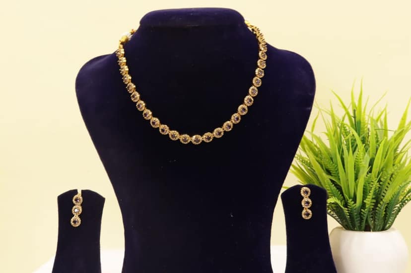 Stunning Cubic Zirconia Necklace and Earrings Set in Gold Plated Alloy view 2