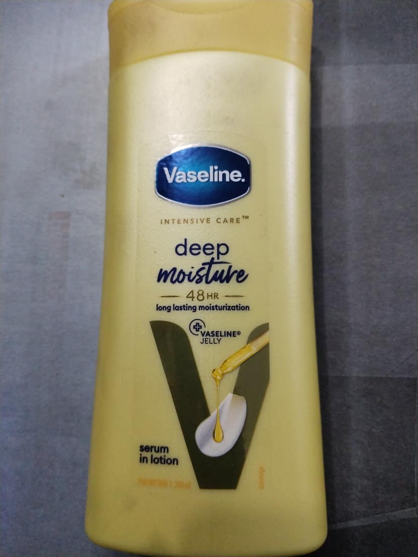 Vaseline deep moisture serum in lotion