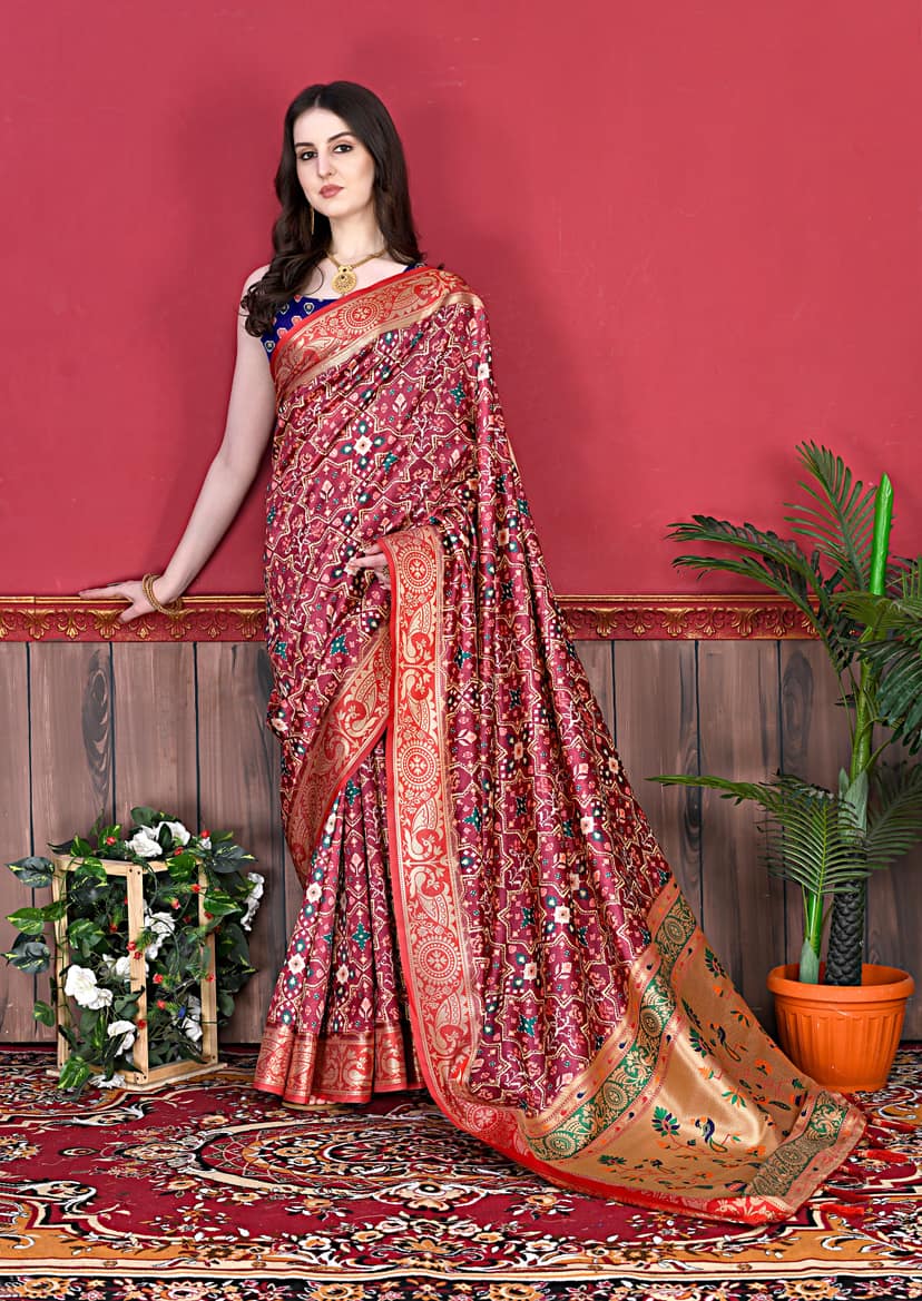 Yavira silk Women's Red Handwoven Silk Blend Saree view 2