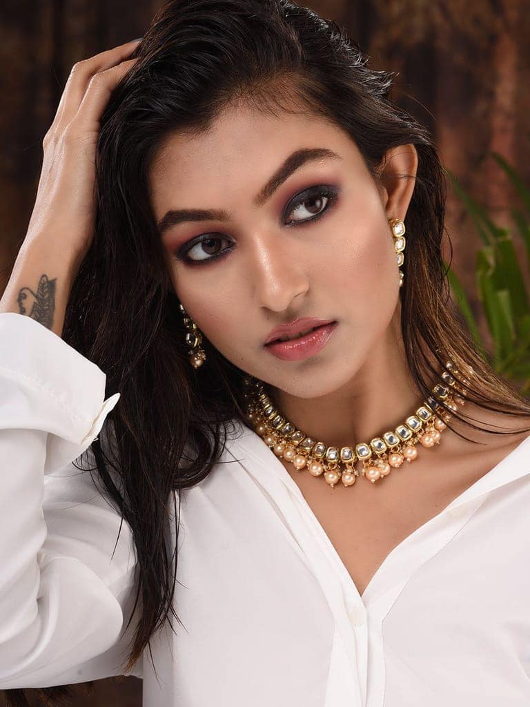 Gold Plated Single line Kundan Pearl Beaded Necklace Jewellery Set view 3