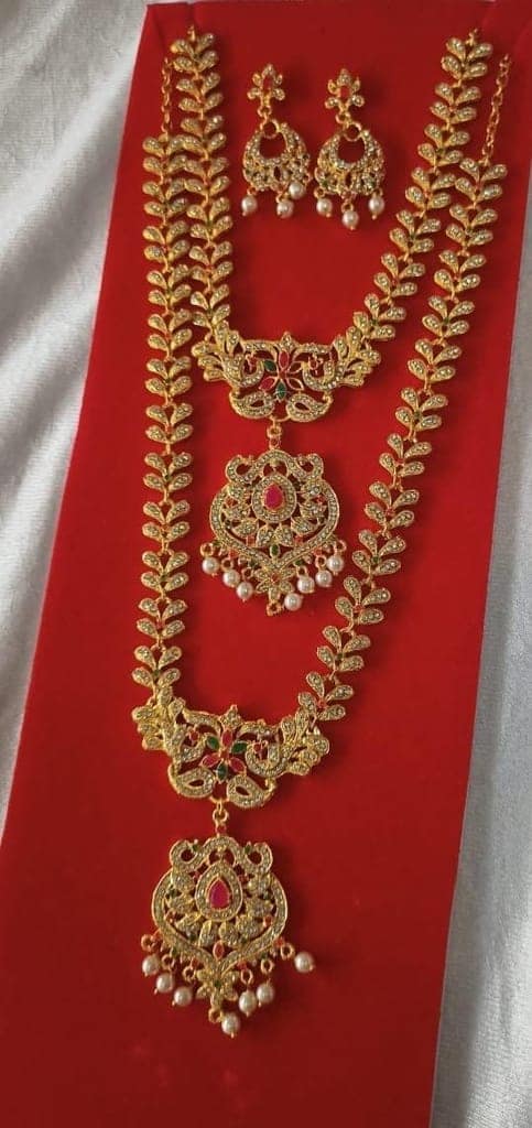 Bridal Gold Plated Indian Necklace Set with Earrings and Maang Tikka view 2