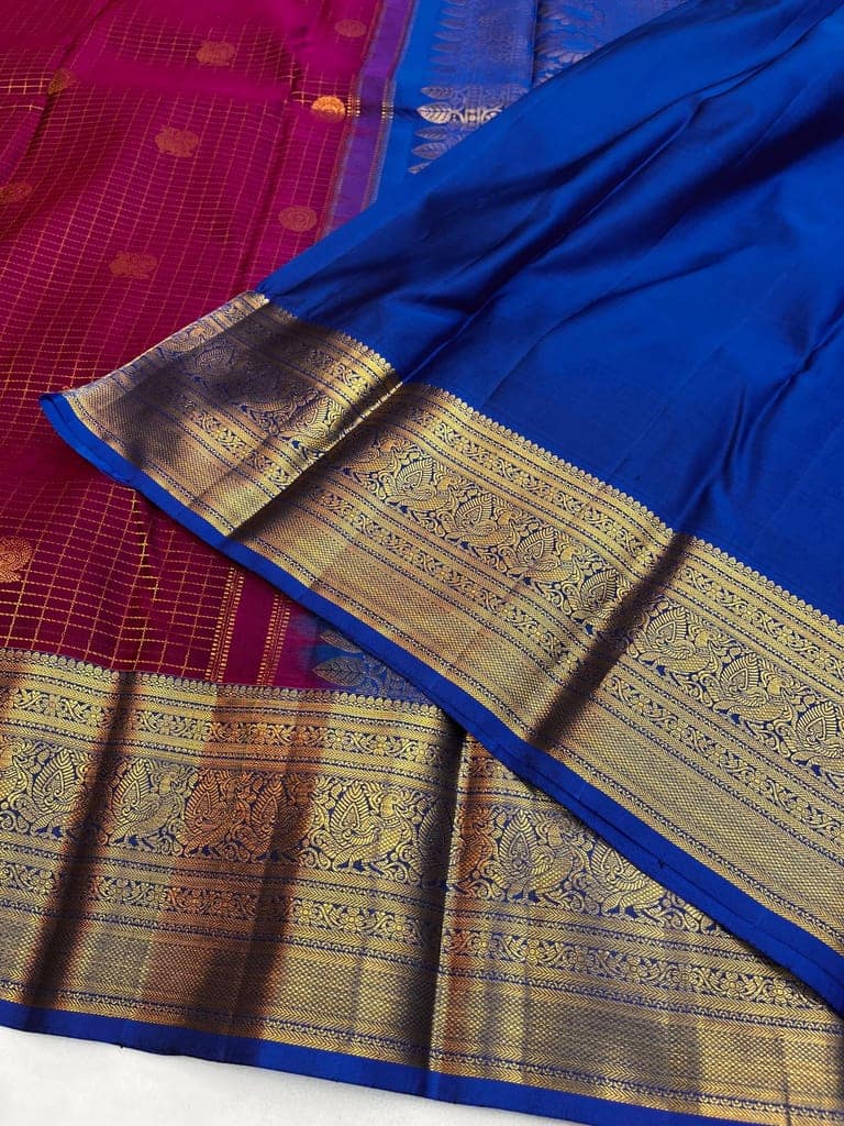 Merlot Red with Blue Pure Silk Saree Has Vaira Oosi Line Checked & Double Butta Design with Unstitched Blouse view 4