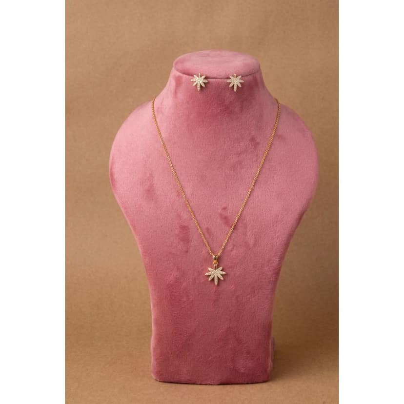 Pendant Set Gold-Toned Star-Leaf view 2
