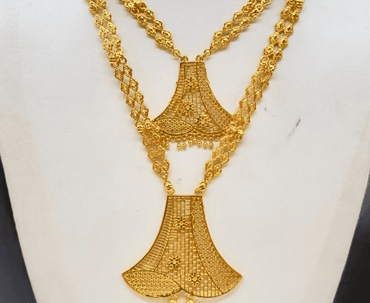 Gold Luxe Necklace Set - Amit Chauhan And Sons view 3
