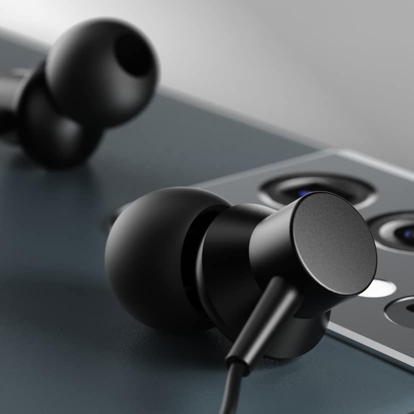 Elver Flow 3.5mm Wired Earphones with Mic, 10mm Drivers, Tangle-Free Cable, IPX5 Rated - Black view 2