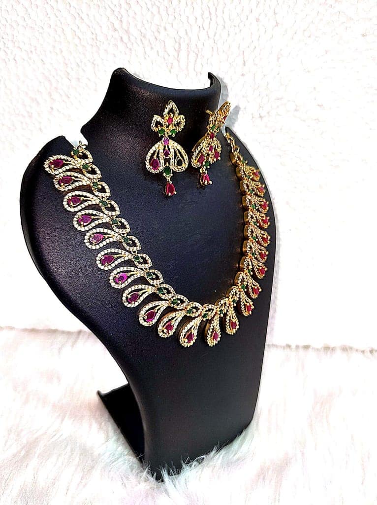 Stunning Gold-Plated Kundan and Pearl Necklace Set with Earrings view 2