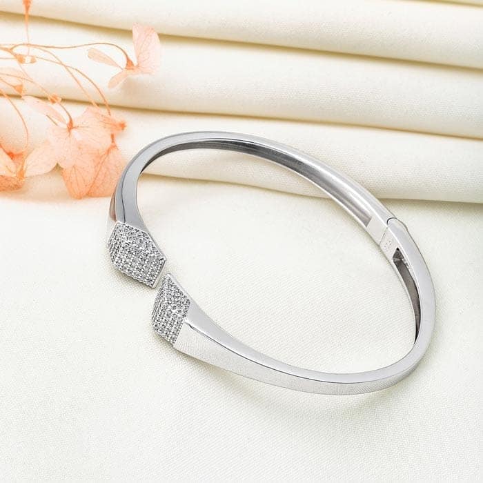 Silver Pristine Kada view 3
