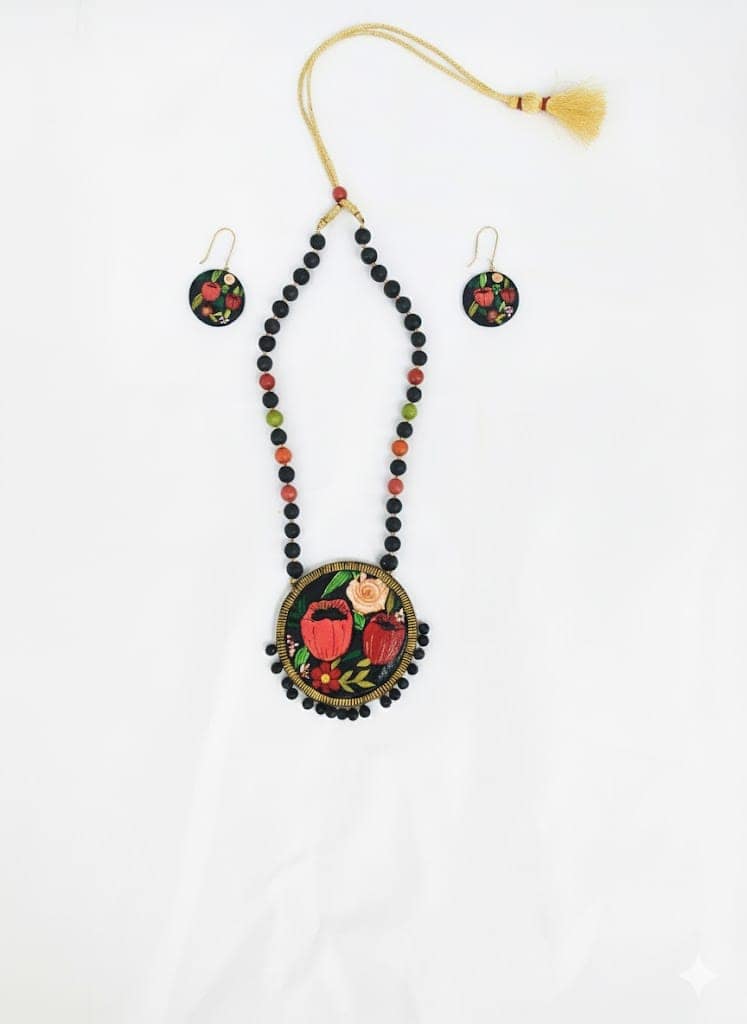 Necklace set view 3