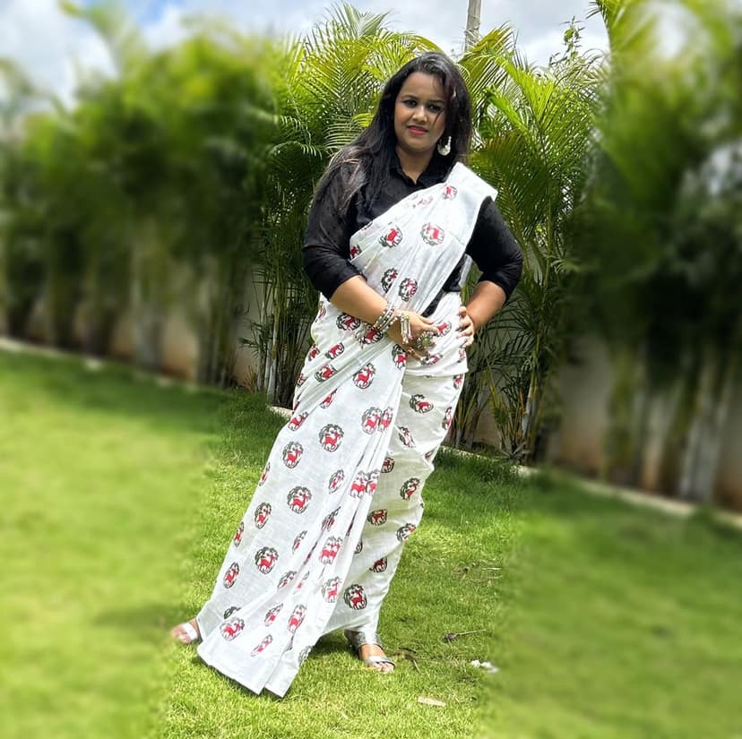 Cotton Linen Saree Azureish White Color Handblock Print with running blouse-7477 view 5