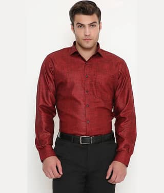 Maharaja Cotton Blend Slim Fit Full Sleeves Men's Formal Shirt - Red ( Pack of 1 )