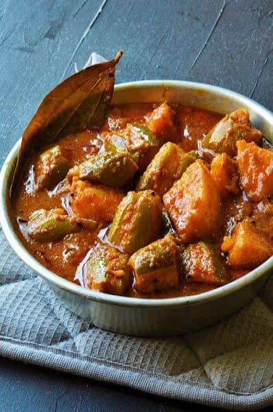 Aloo potol-er melbandhan