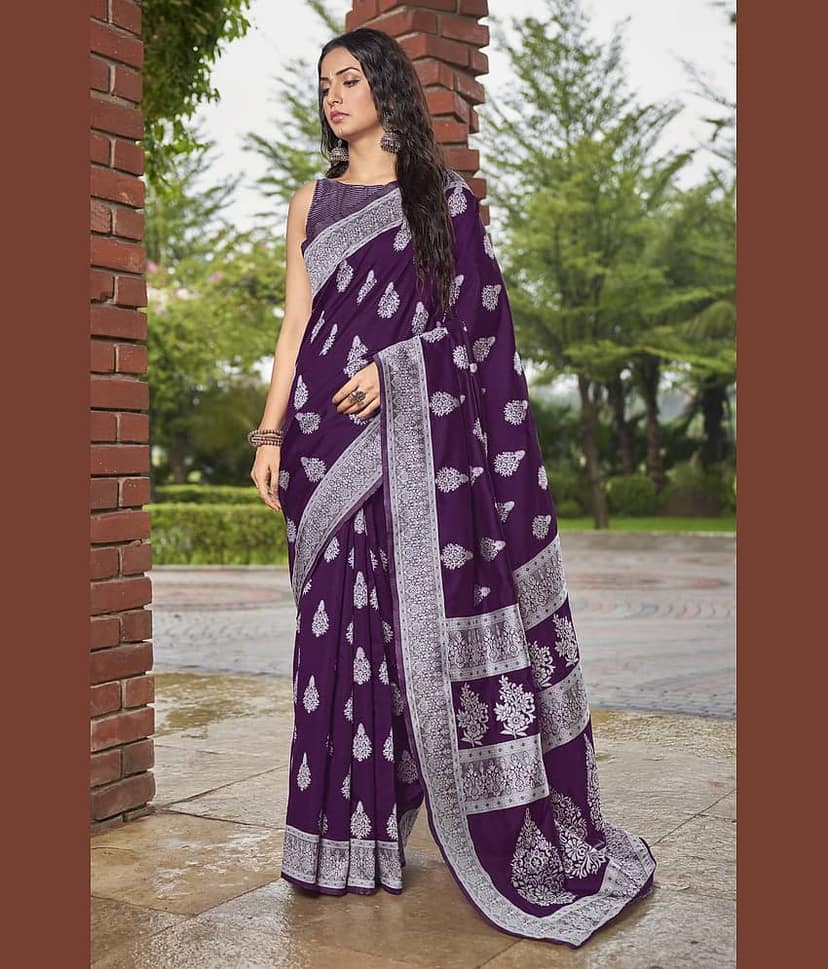 Sariya Jacquard Woven Saree With Unstitched Blouse Piece ( Rama )