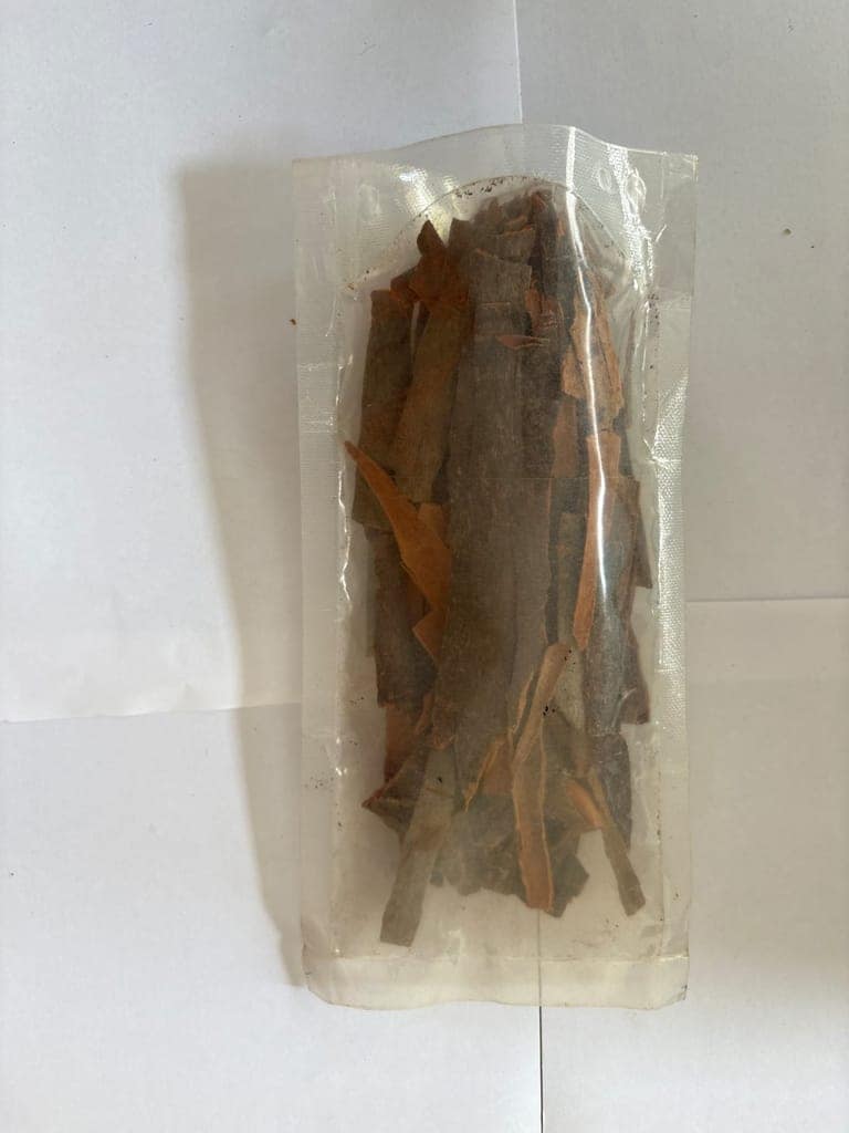 Cinnamon / Dalchinni view 2