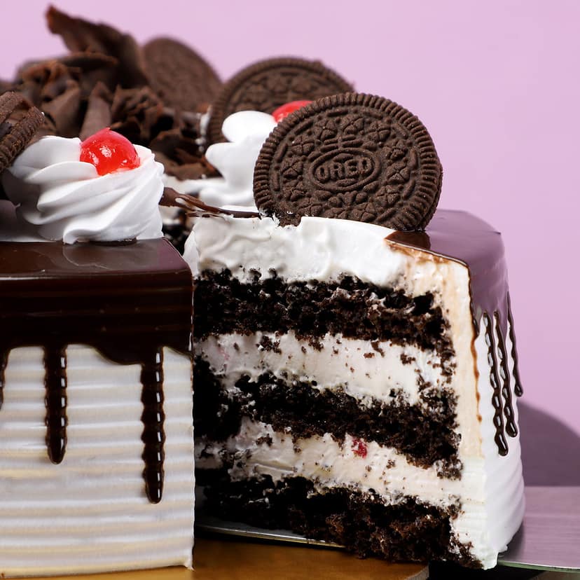 Black Forest Oreo Cake Half Kg view 4