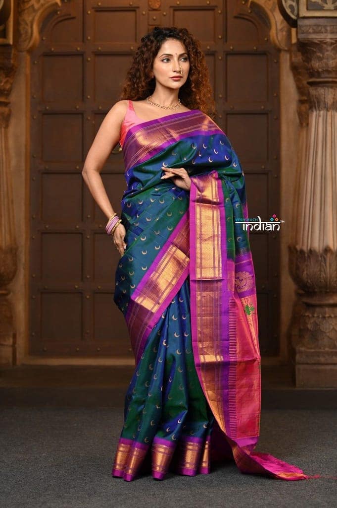 Chandrakor ~ Handloom Pure Silk Maharani Paithani with Majestic Maharani Pallu in Peacock Blue view 2