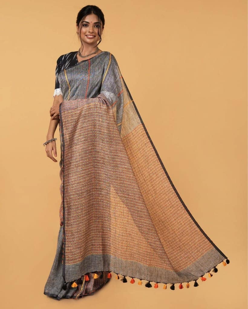Pure Linen Weaving Design Kantha Work Grey Color Saree with Kantha Blouse-7032 view 2