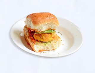Butter vada pav
