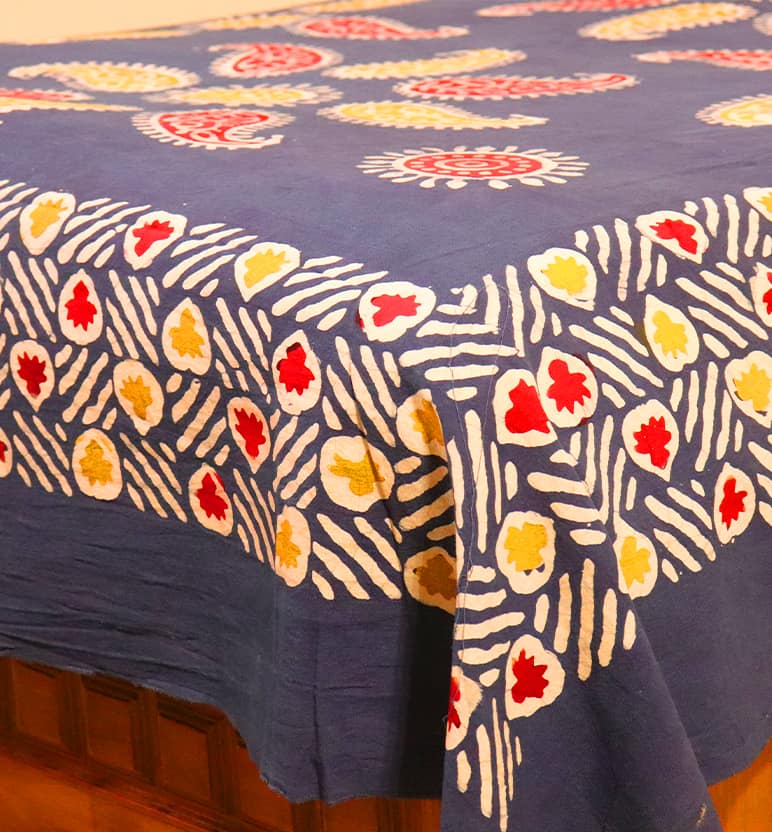Handcrafted Batik Print Cotton Single Bed Sheet with Two Pillow Covers view 4