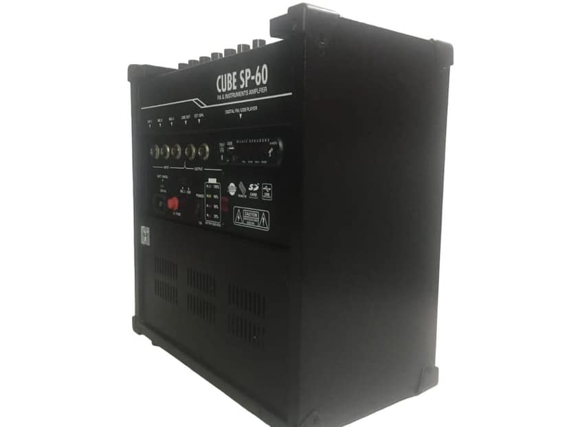 Cube C- 60. Black Amplifier view 4