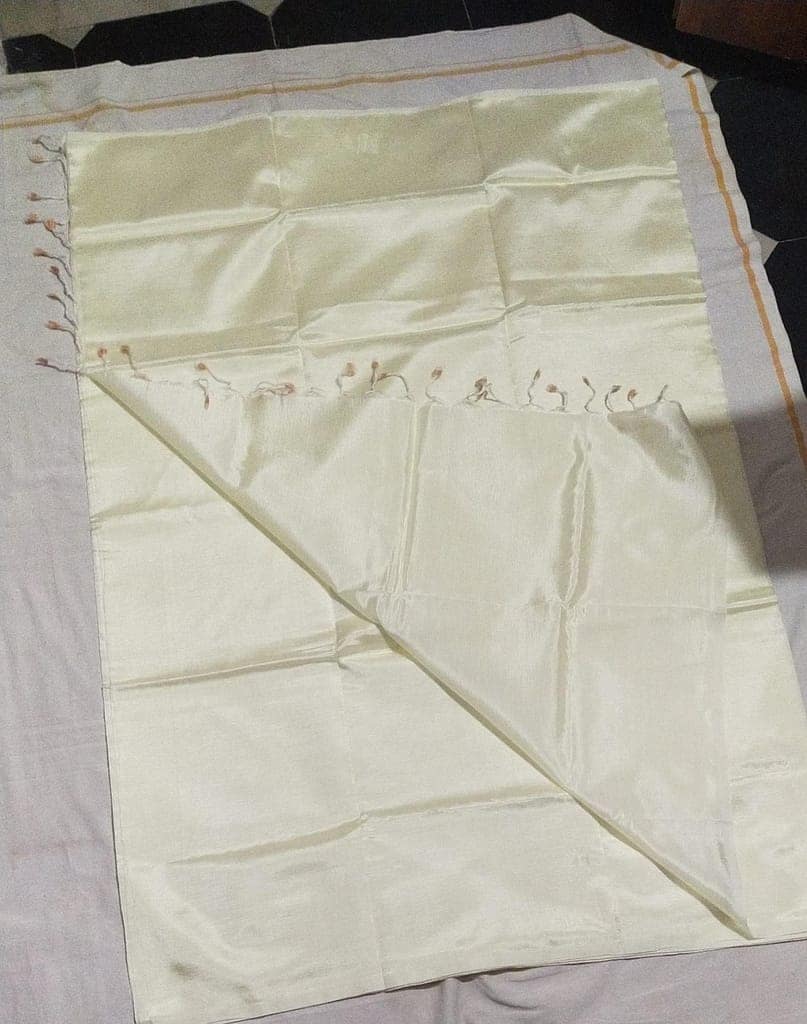 Soft And Silky Cream Color Mangalarigi Silk Saree With Zari Border view 2