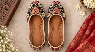 Premium Black Handmade Embroidered Jutti with Zari & Floral Thread Work - Custom Fit