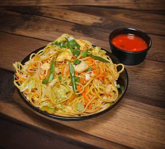 Egg hakka noodles