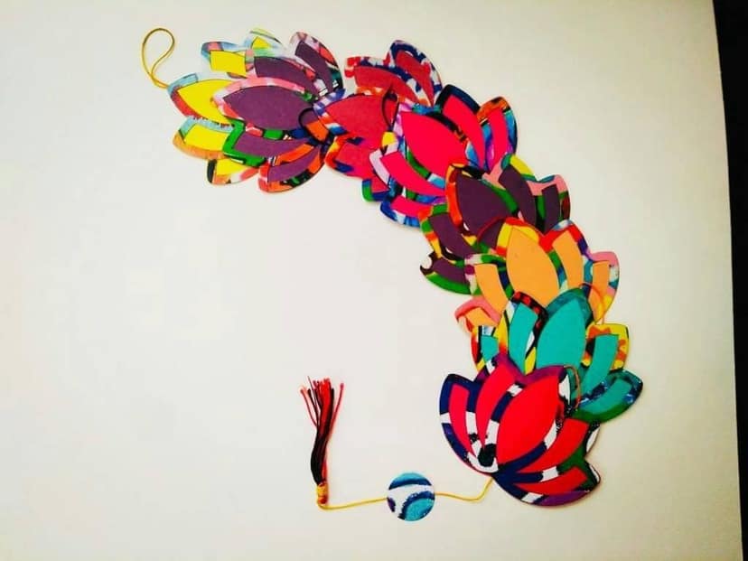 COLORFUL LOTUS SHAPED BUNTING