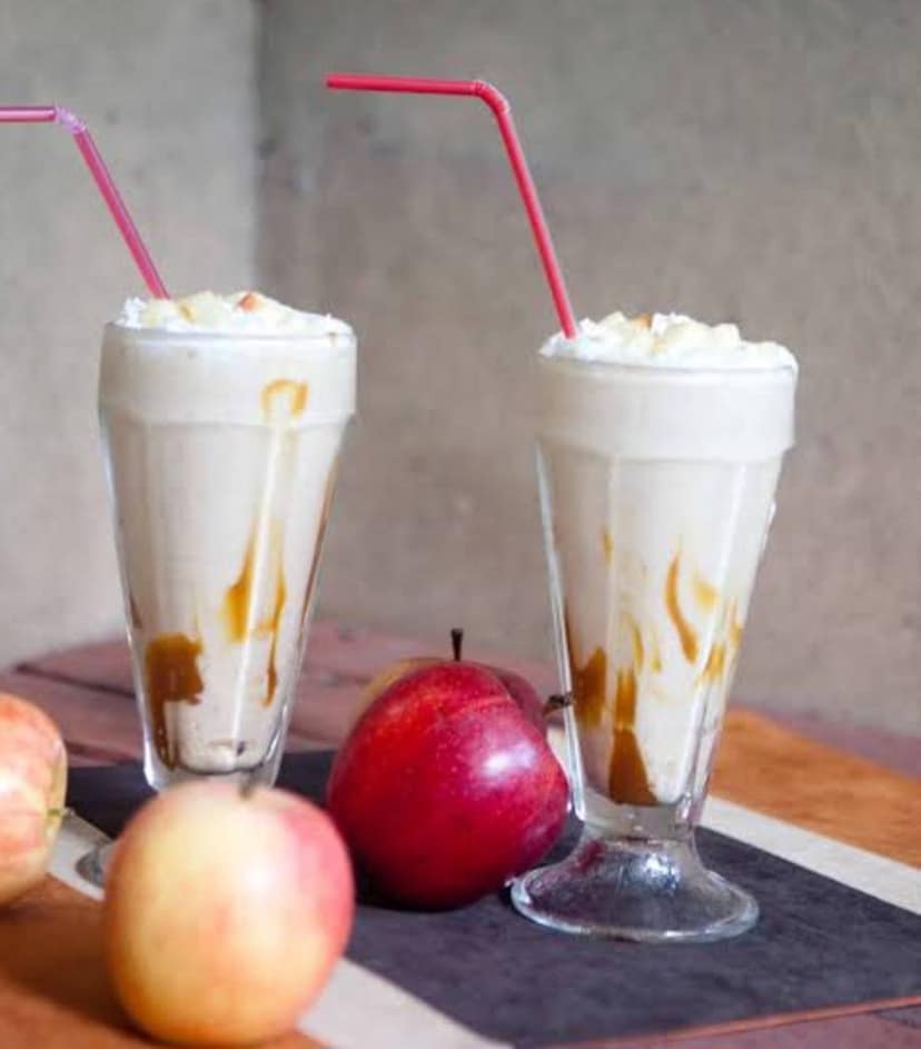 Apple milkshake 1 bottle [300 ml]