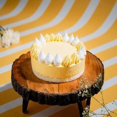 Mango mousse cake 1/2 kg
