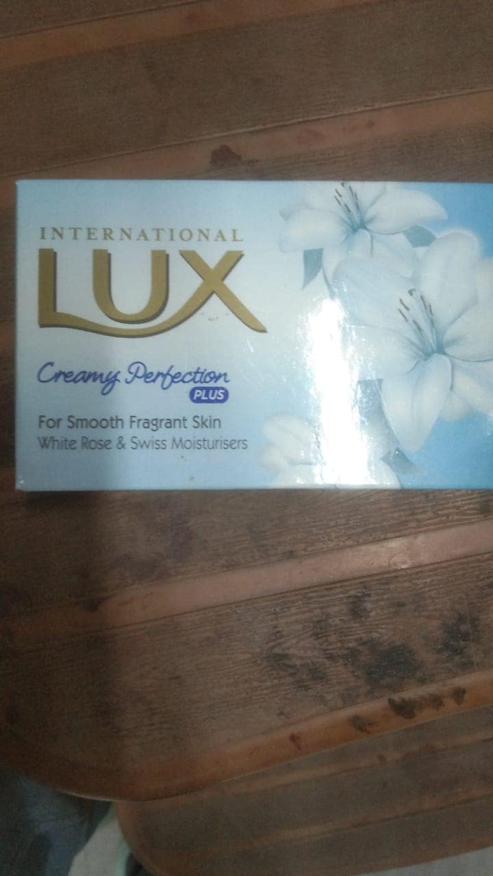 Lux int creamy perfection soap