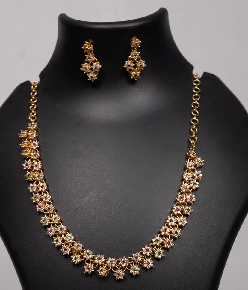 Gold-plated Traditional Indian Necklace Set with Earrings for Women view 3