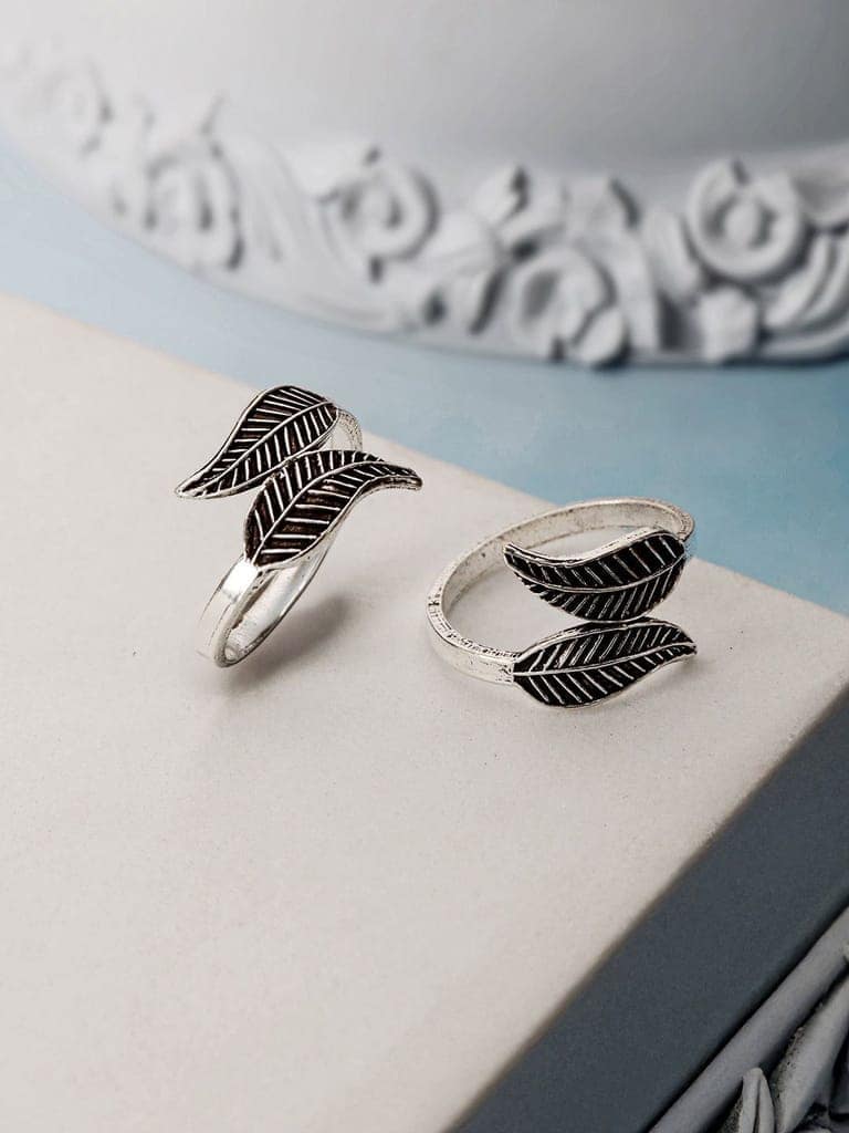 925 Sterling Silver Oxidised Leafy Minimal Toe Ring