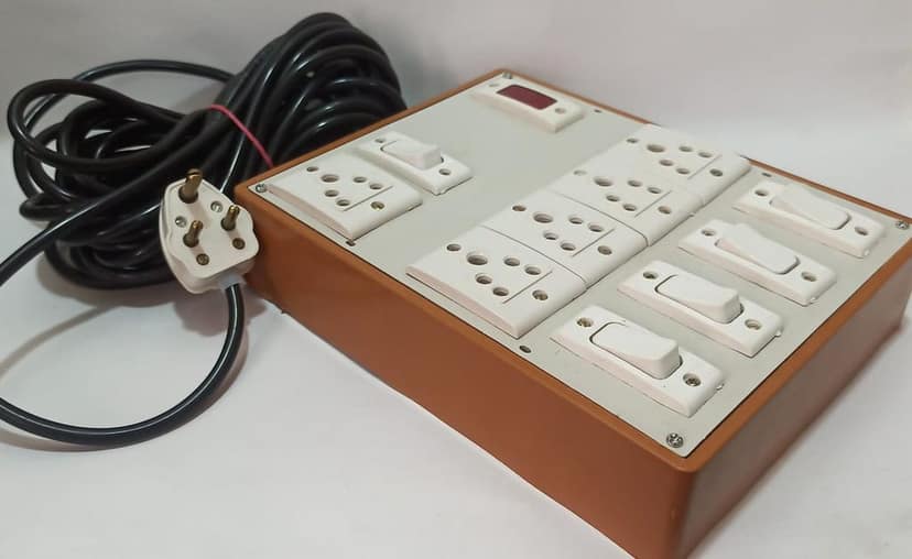 6A 5 Sockets (5 Pin Socket) & 5 Switch Extension Box with Indicator, 6A Plug & 40m Wire view 4
