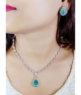 Ladymania Red Alloy Necklace Set ( Pack of 1 )