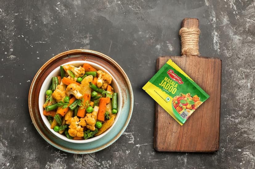 Temptin Masala Jadoo Seasoning | 7g x 40 Pack | Sachet pack | 280gm | Spice Blend for Enhancing Dish Flavor view 2