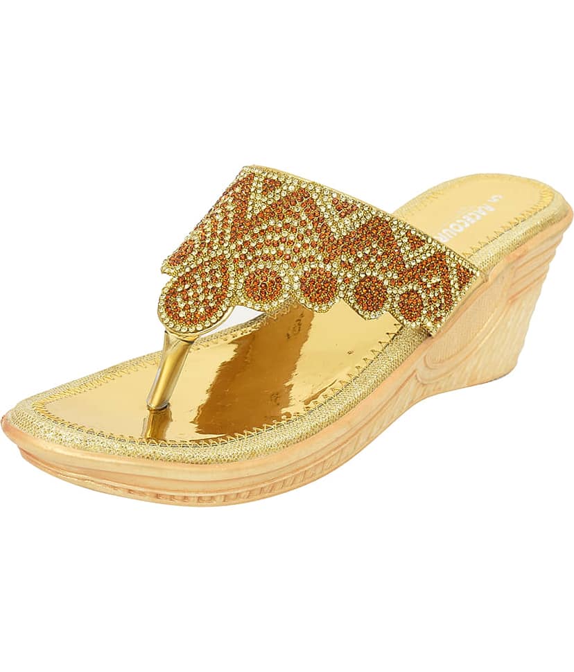 Racecourse - Gold Women's Slip On Heels view 2