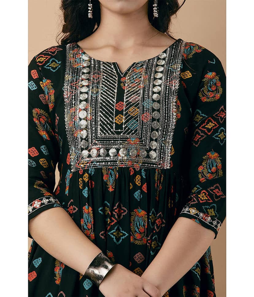 anushansa Women Viscose Printed A-line Kurti With Pants ( Multicolor ) view 2