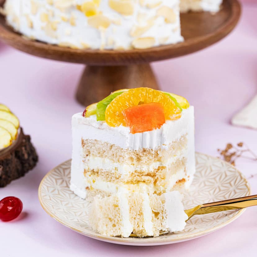 Creamy Vanilla Fruit Cake Half Kg view 4