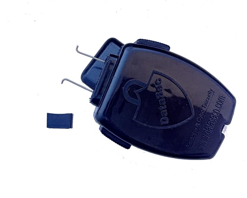 TYPE C PORT BLOCKER WITH KEY view 3