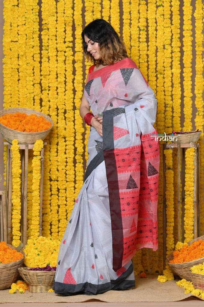 Rajsi~Handloom Cotton Tant Saree With Geometrical Designs and Classic Pallu in White view 3