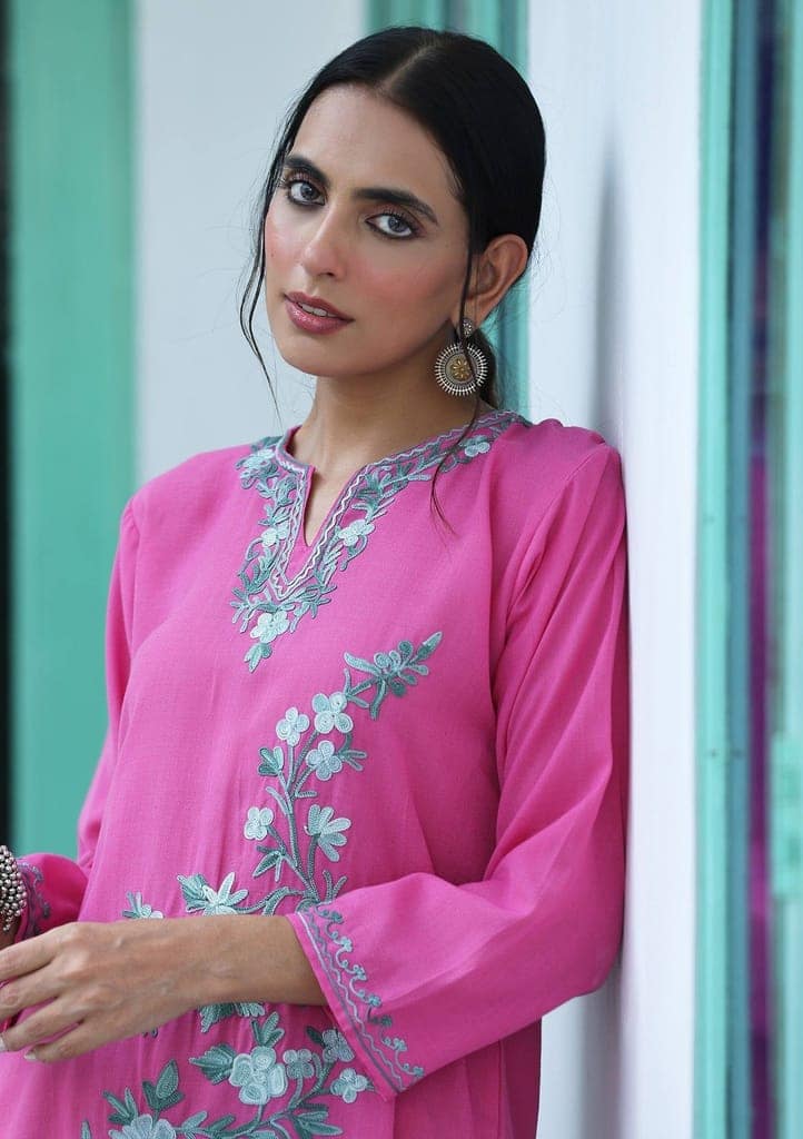 HOC Crafts Aari Embroidered Cotton Solid Women's Long Kurta - Pink view 5