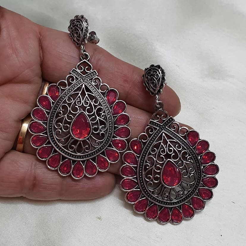 Glamvila Pink Stone Earrings view 2
