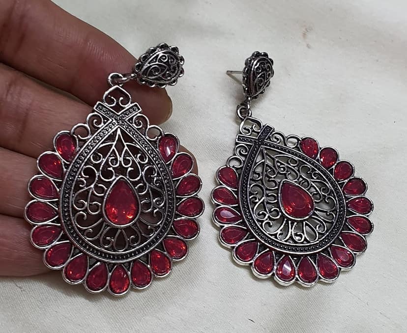 Glamvila Pink Stone Earrings view 3
