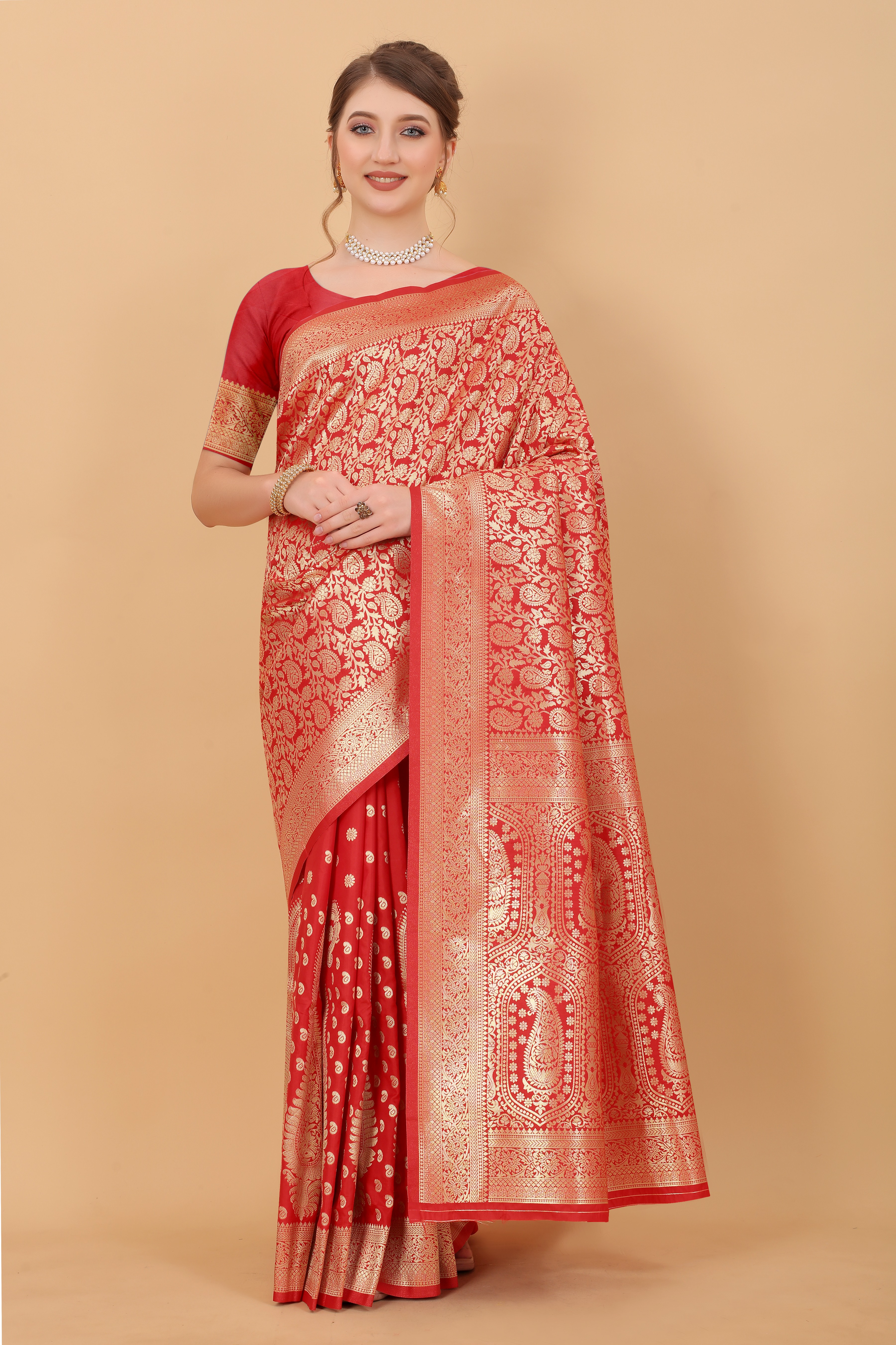 Yavira silk Women's Red Handwoven Silk Blend Saree