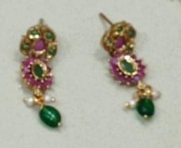 Gold-plated Kundan and Pearl Necklace Set with Green Beads view 3
