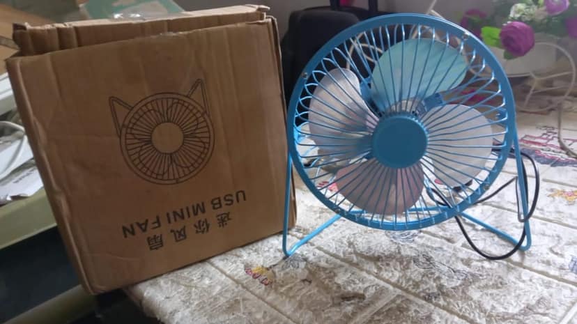 USB Table Desk Personal Metal Electronic Fan, Compatible with Computers, Laptops, Student Dormitory, Suitable For Office, School Use (1 Pc) view 9